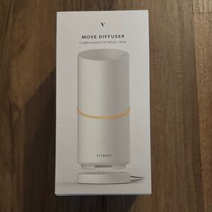 Vitruvi Move Diffuser - White